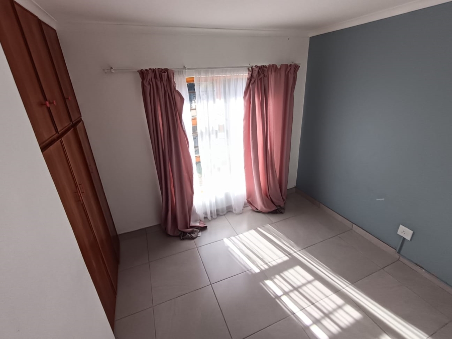 To Let 3 Bedroom Property for Rent in Heiderand Western Cape